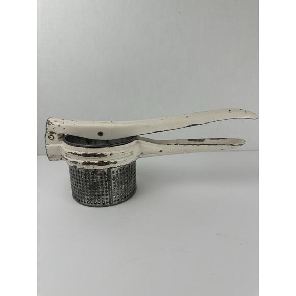 Ricer Potato Metal Kitchen Tool Enamel Vintage Gadget White Hand Manual Veggies - Picture 3 of 6